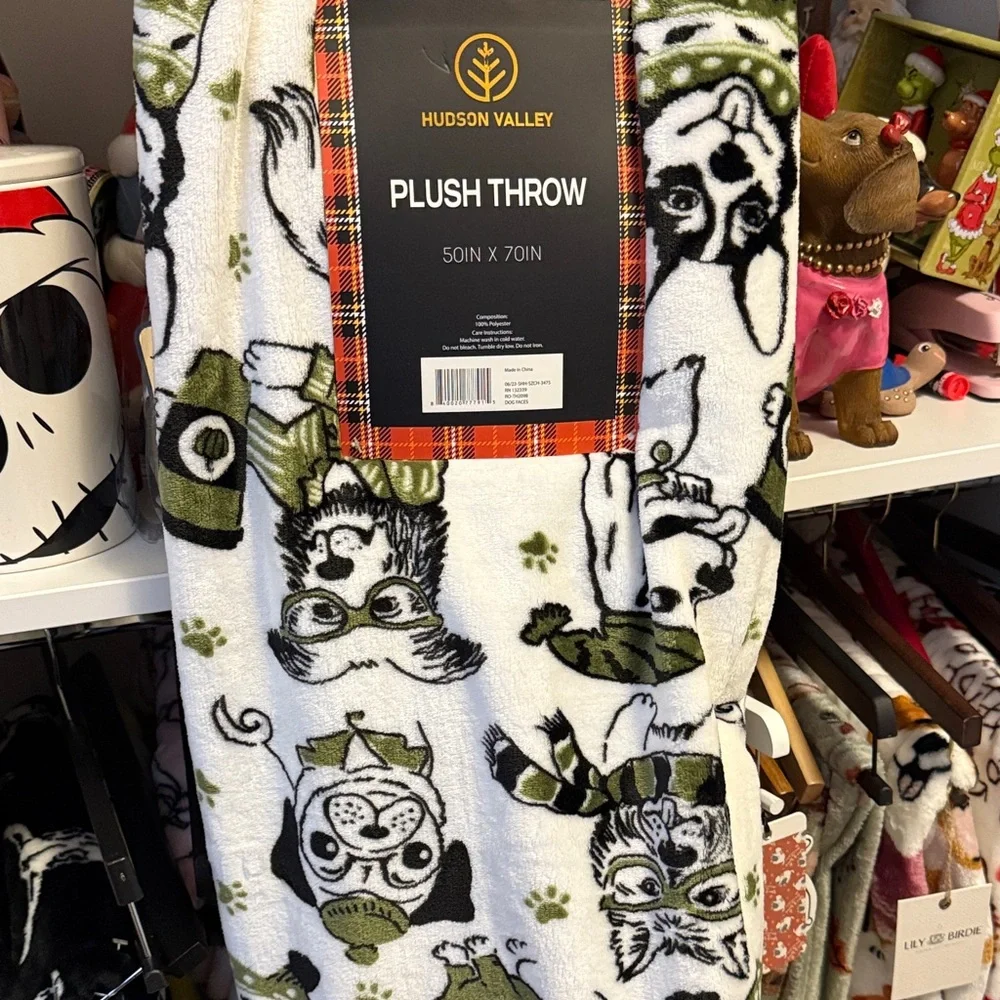 Christmas puppies throw blanket